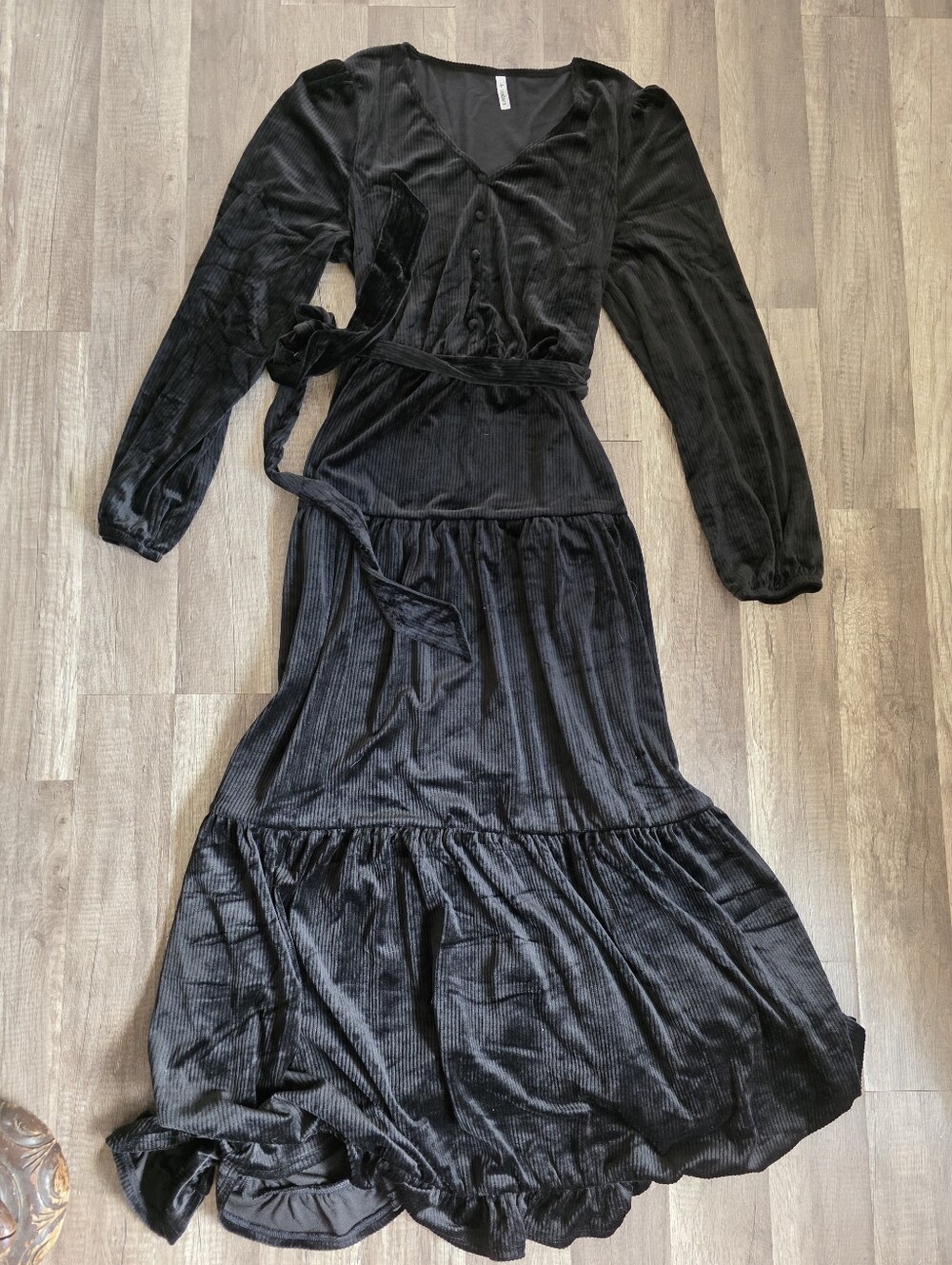 NWT HALARA Gothic Velvet Witchy Long Sleeve Black Tiered V-Neck Maxi Dress L - Picture 10 of 14